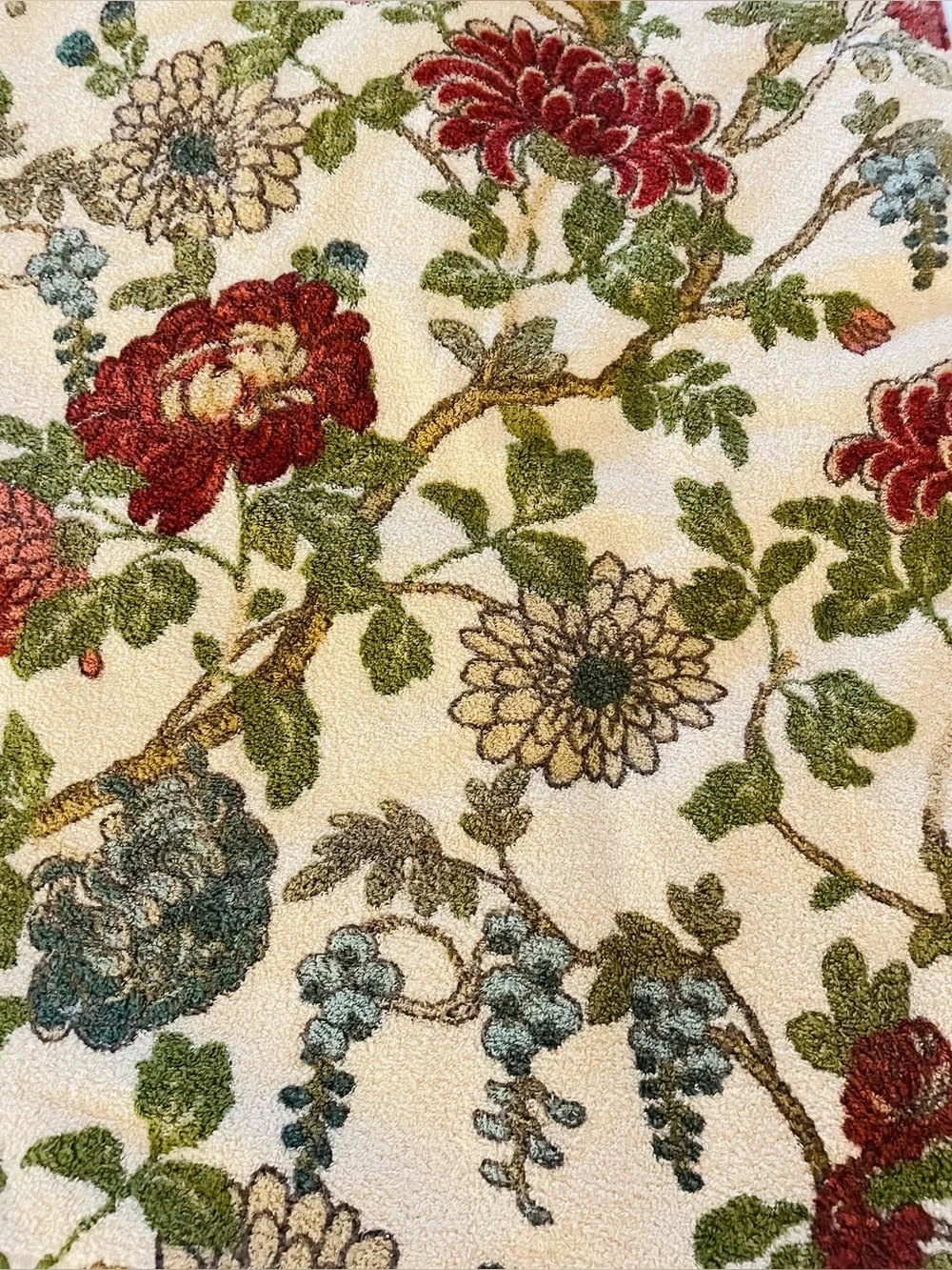 Pottery Barn Hand Towels Floral Blue Red Green on Ivory 20x30 Set of 2